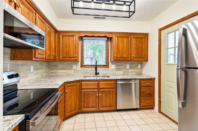 25 Shakespeare Dr