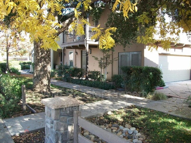 Building Photo - 400 Regatta Ln
