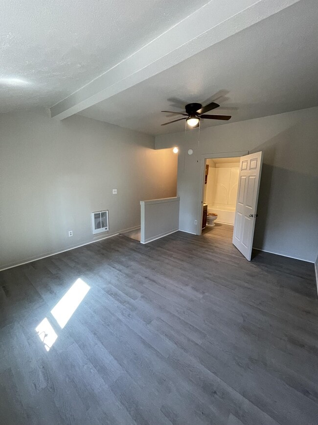 Photo - 914 Sparta Dr