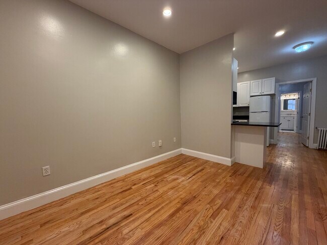 106 Charles St Unit G