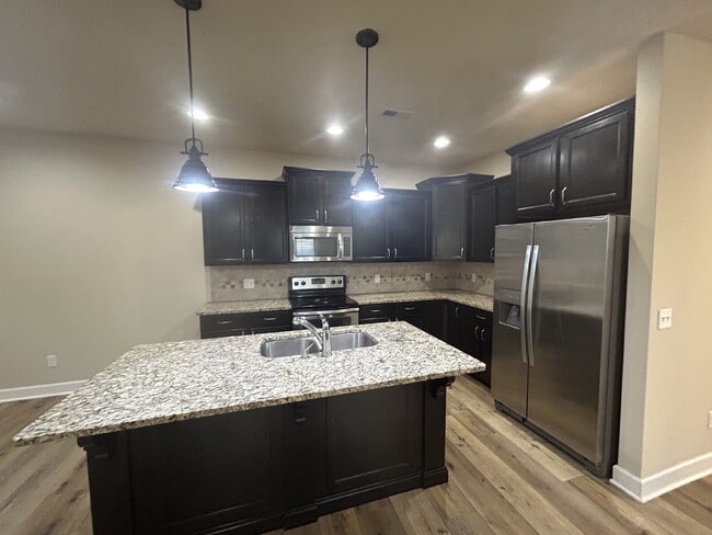 Photo - 3BD 2.5 BA TOWNHOME FOR RENT IN COOPER SQ