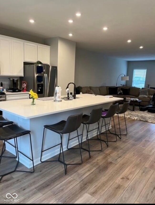 Photo - 9734 Junction