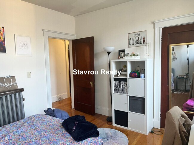 Photo - XX 1683 Beacon St DO NOT POST