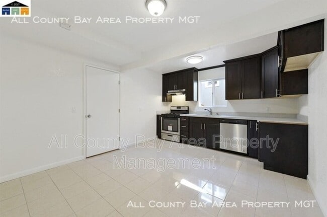 2462 Taylor Ave Unit B