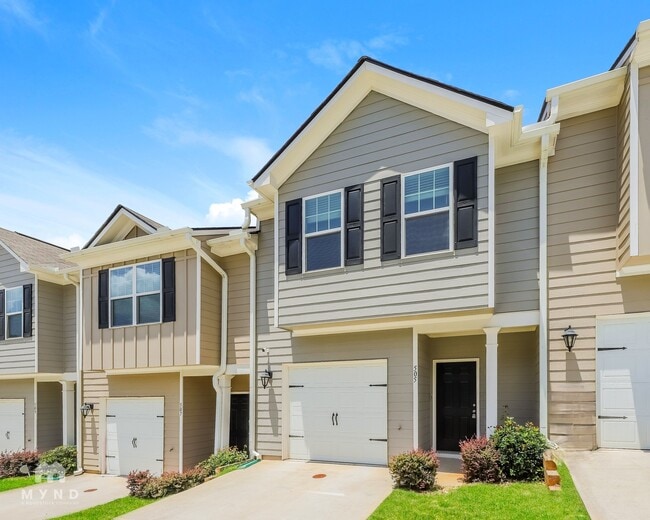Photo - 207 Highwood Ln