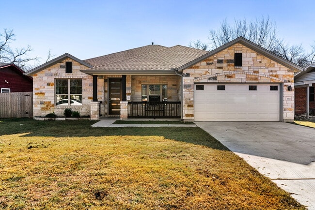 Photo - 1413 Circle Dr