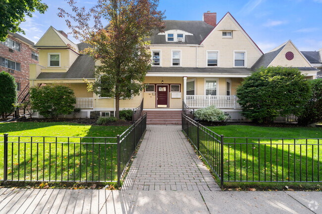 Building Photo - 73 Gardner St Unit 73 Gardner Rental