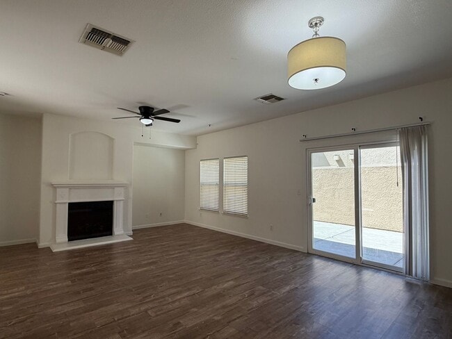 Photo - 3301 N Park Dr