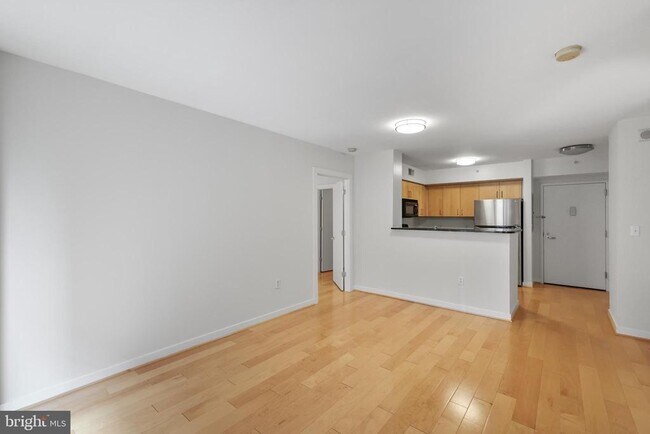 Photo - 1000 New Jersey Ave SE Unidad 528