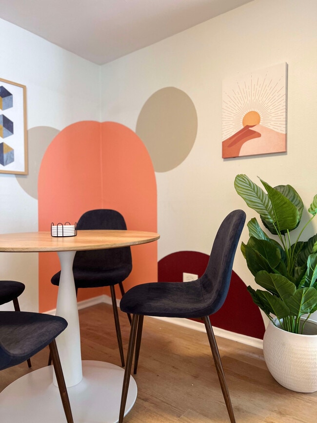 Photo - 912 E St Charles Rd Unit ID1026694P