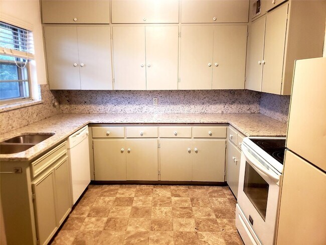 Photo - 6556 St Moritz Ave