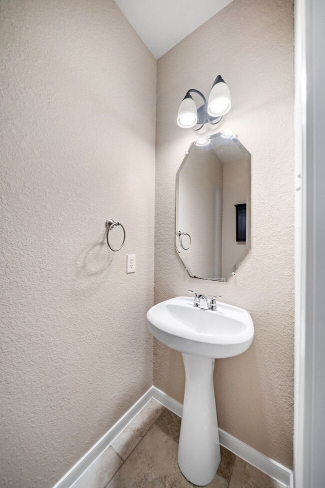 Photo - 153 E Montfair Blvd