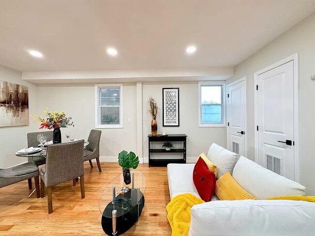 Photo - 669 Summit Ave