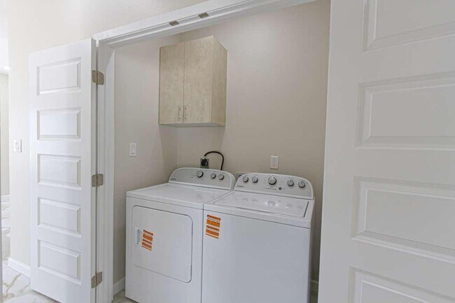 Photo - 600 N Emerald Ave Unit 4