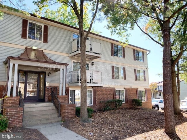 Building Photo - 4400 Groombridge Way Unit F