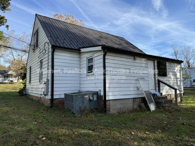 325 Depot St