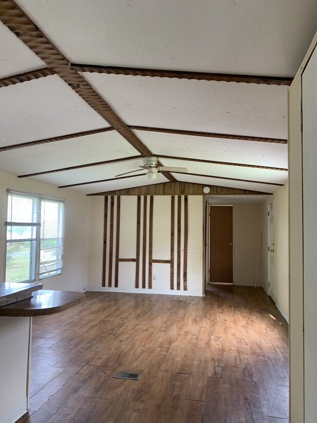 Photo - 1713 Roscoe Howey Rd