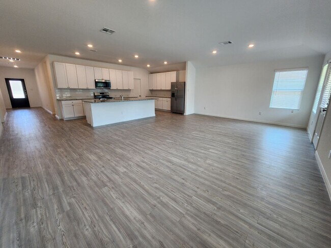Photo - 3/2/2 with flex room in Heather Glen / Large Backyard / Ring Door Bell / Fridge Included /Communi...