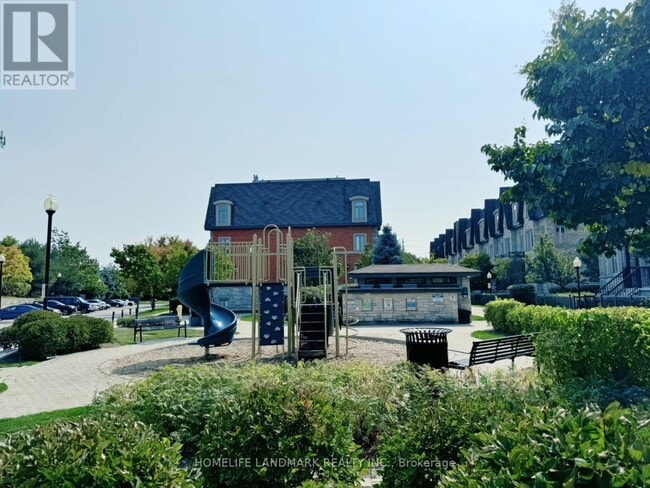 Photo - 320 John St.