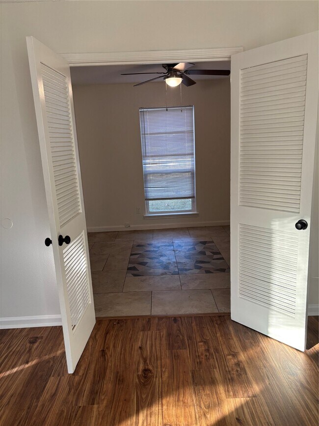 Photo - 4322 Woodmont Dr