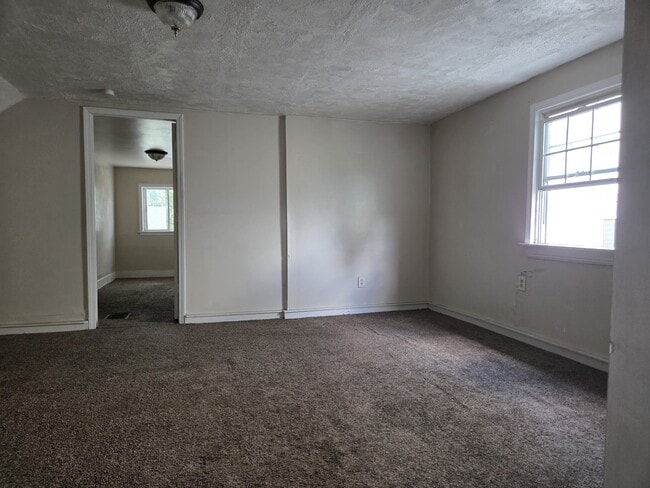 Photo - 13835 Barclay St