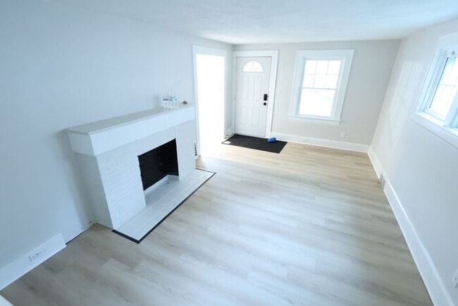 Photo - 961 Lawton St