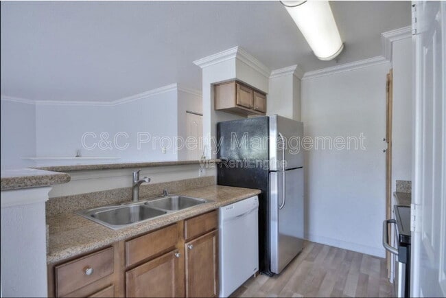 Building Photo - 41 Grandview St Unit 208