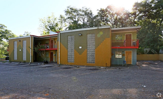 Building Photo - 643 Kissimmee St