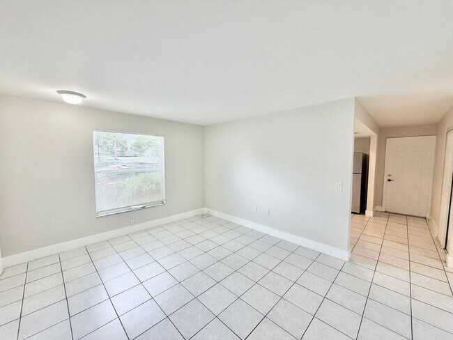 Photo - PIKUS (5356 24th Ave SW) Unit #C