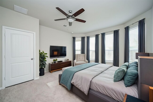 Photo - 2710 Hoffman Ln