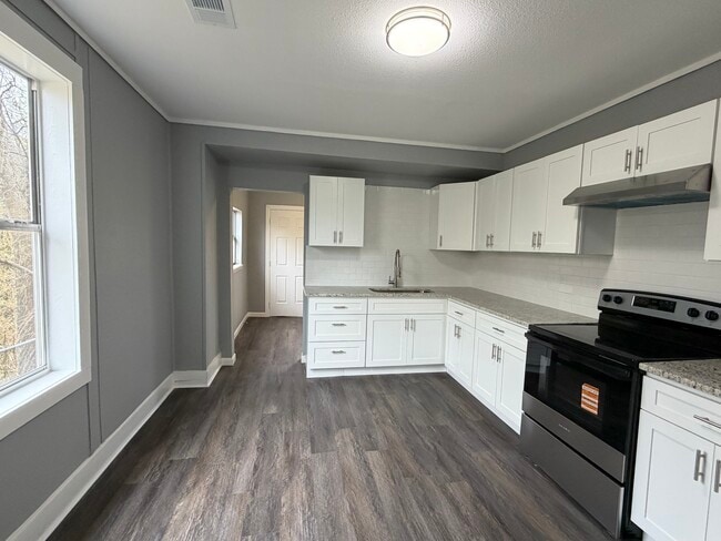 Photo - 220 E Morgan St