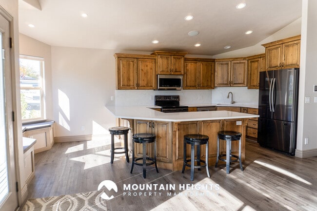 Building Photo - 4071 S Sandpiper Ln