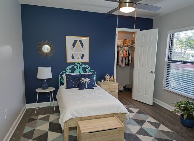 The Palms of Clearwater Bedroom (virtually staged)