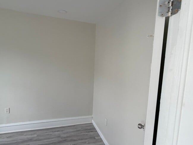 Photo - 1020 W Market St Unidad 2