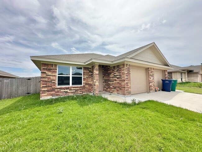 Building Photo - 1564 Risen Star Ln Unit 1564 A Risen Star