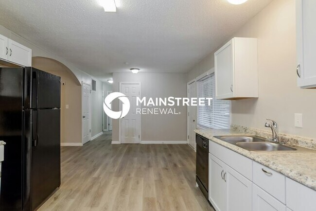 Photo - 4 Bedroom Pet-Friendly Home in Kansas City, MO with Main Street Renewal