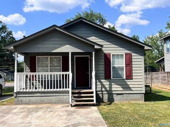 Building Photo - 2714 9th Ave SW