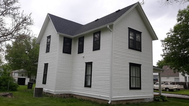 Photo - 1318 W 4th St House
