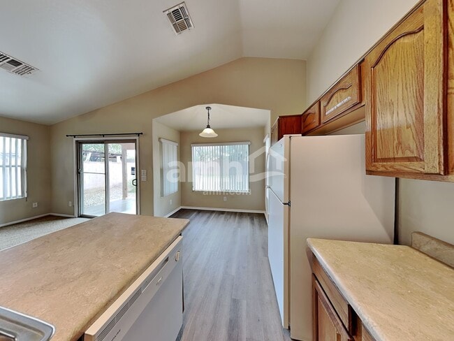 Photo - 11337 W Lincoln St