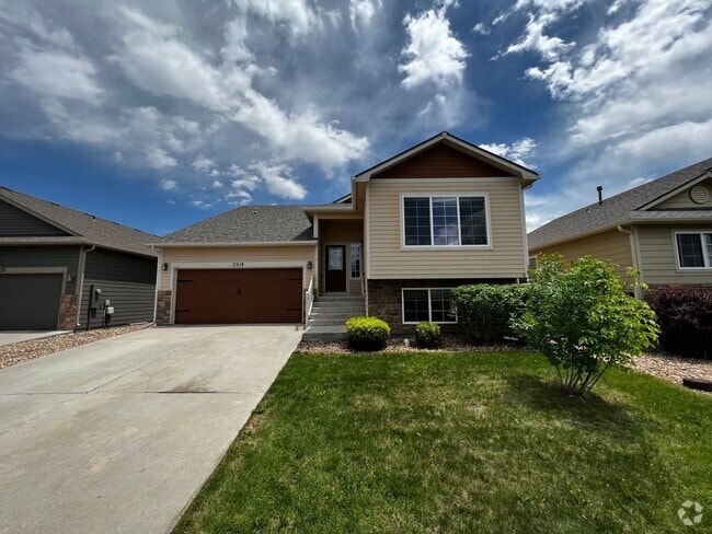 Building Photo - 4 Bed 3 Bath House in NE Fort Collins -  M...