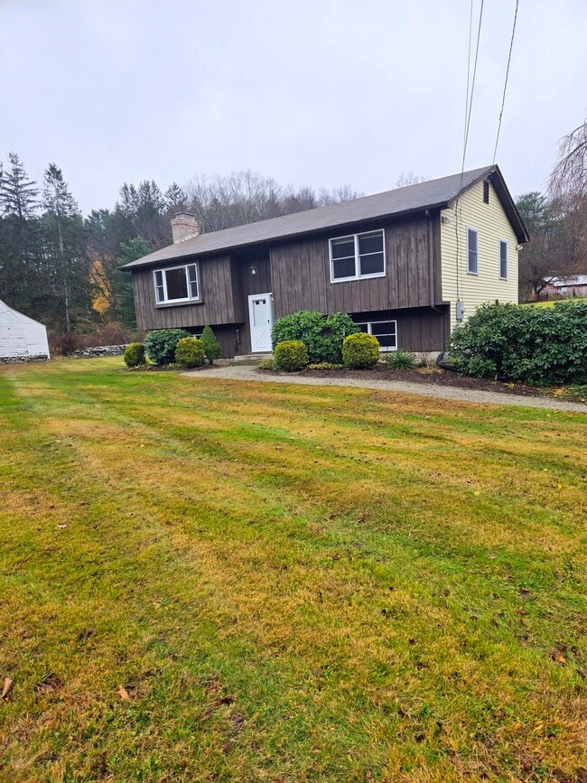 Building Photo - 48 River Rd