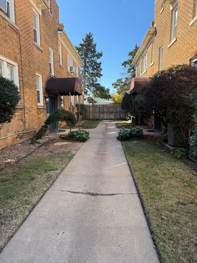 Photo - Modern 1-Bedroom, 1-Bath Apartment in Prim... Unit 1712-1