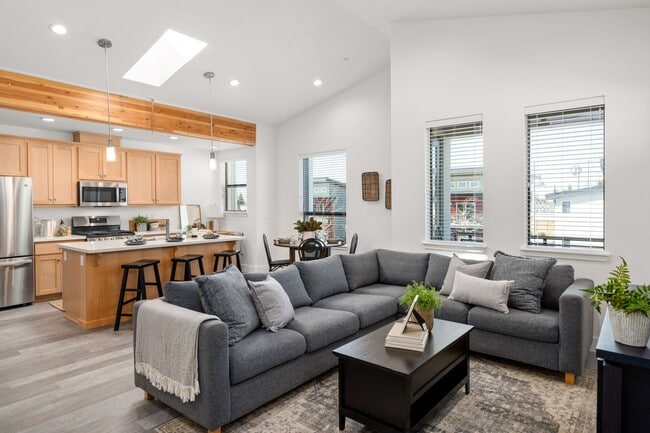Building Photo - The Boulevards Unit 2 Rental