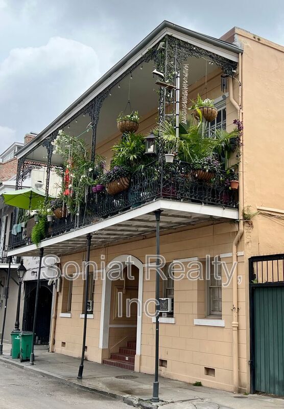 Building Photo - 619 St Philip St Unit 10