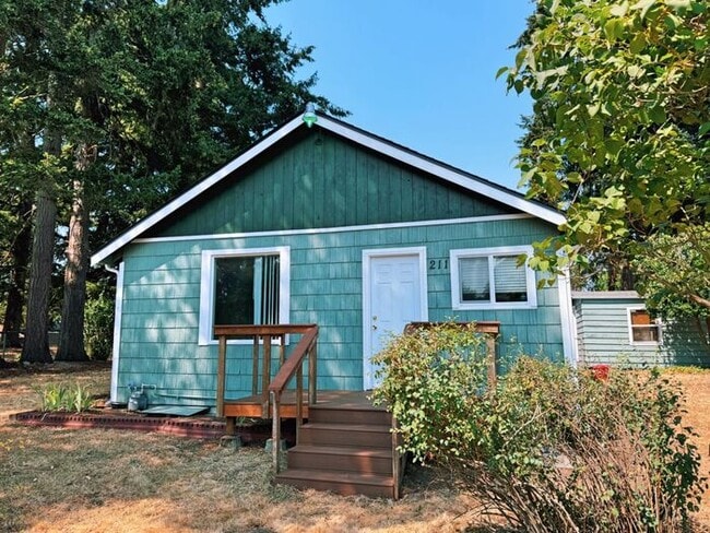 Building Photo - Perfect 2 spacious bedroom, 1 bath home in...