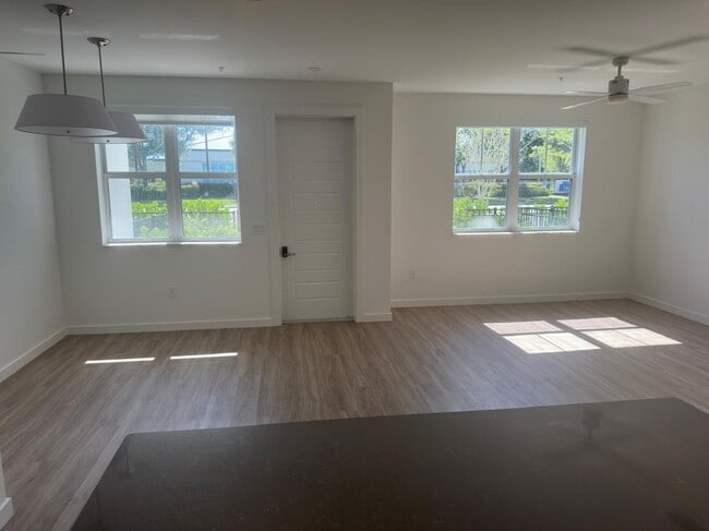 1540 Congress Ave Townhome Townhome - Image