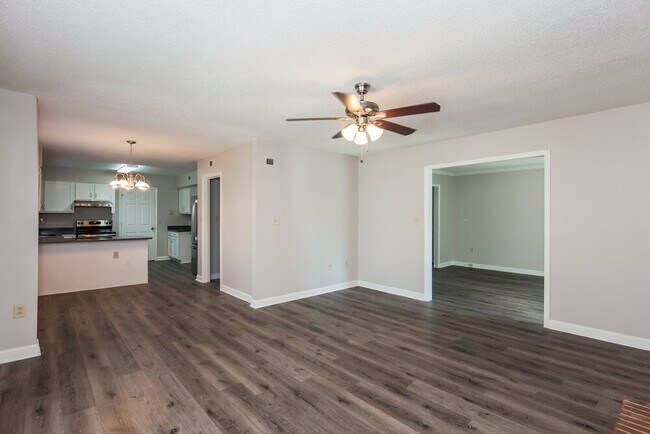 Photo - 9313 Fairmead Dr Casa