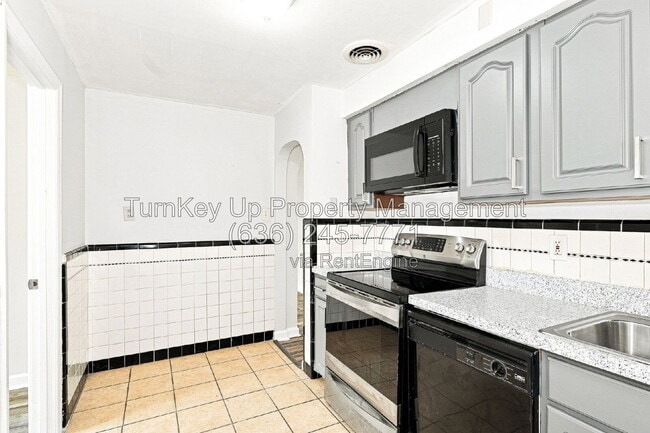 Photo - 8234 Airport Rd