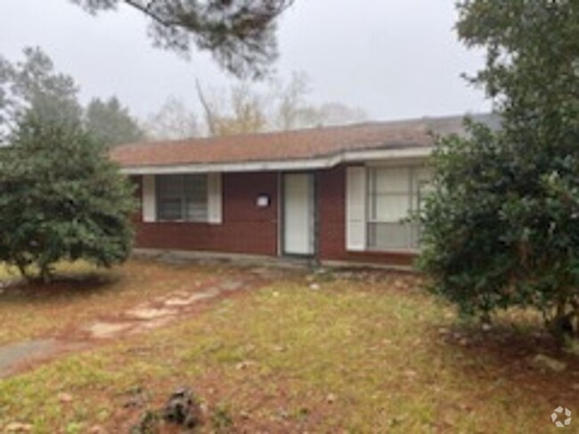 Building Photo - Available Now! Rental
