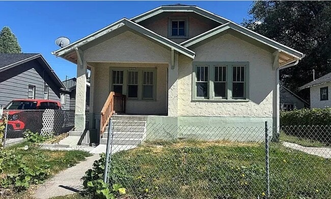 442 N 10th Ave Unit Downstairs